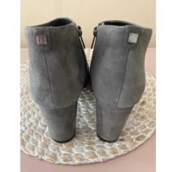 IVANKA TRUMP GRAY SUEDE HIGH HEEL BOOTS - Picture 4 of 8